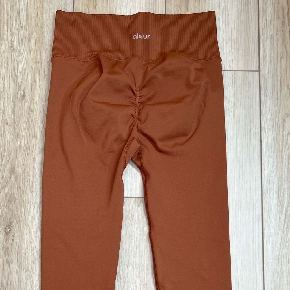 Aleur Active Set | Medium - Picture 11 of 14